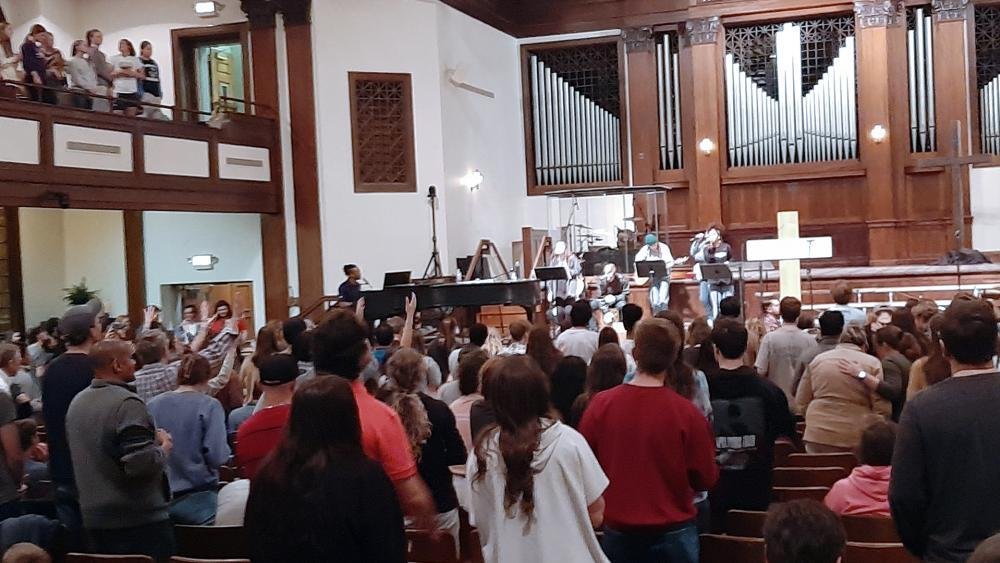 Avivamiento en campus universitario de Asbury tocó cientos de corazones